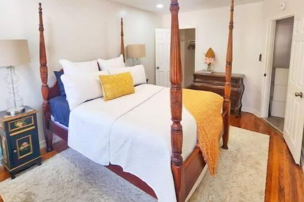 Photo of Bedroom in Canarsie
