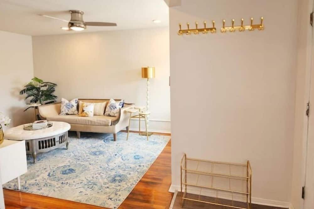 Photo of Livingroom in Canarsie