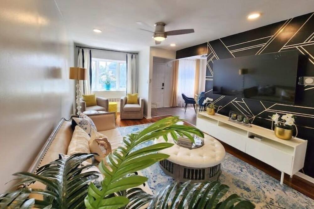 Photo of Livingroom in Canarsie
