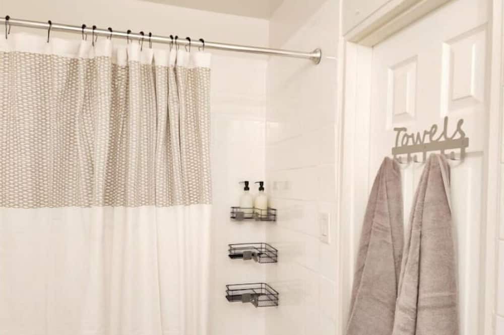 Photo of Bathroom in Canarsie