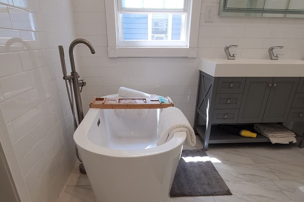 Photo of Bathroom in Ditmas Park