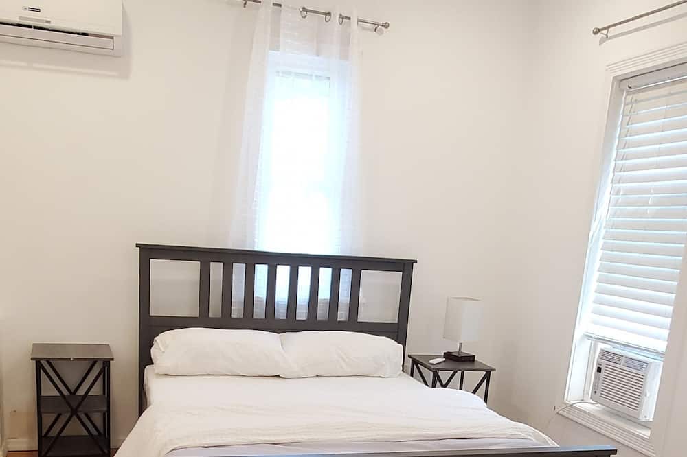 Photo of Bedroom in Ditmas Park