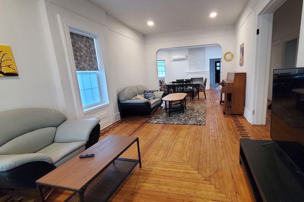 Photo of Livingroom in Ditmas Park
