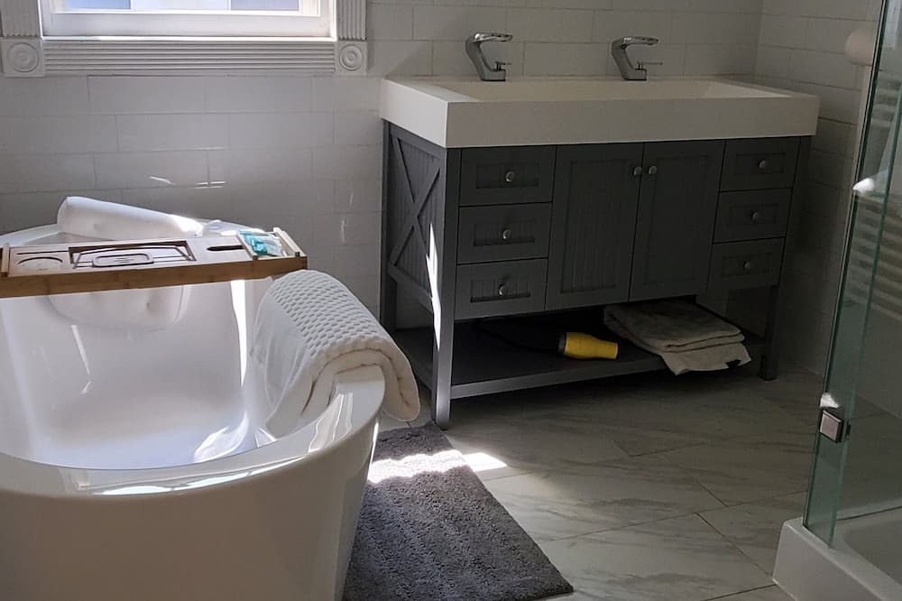 Photo of Bathroom in Ditmas Park