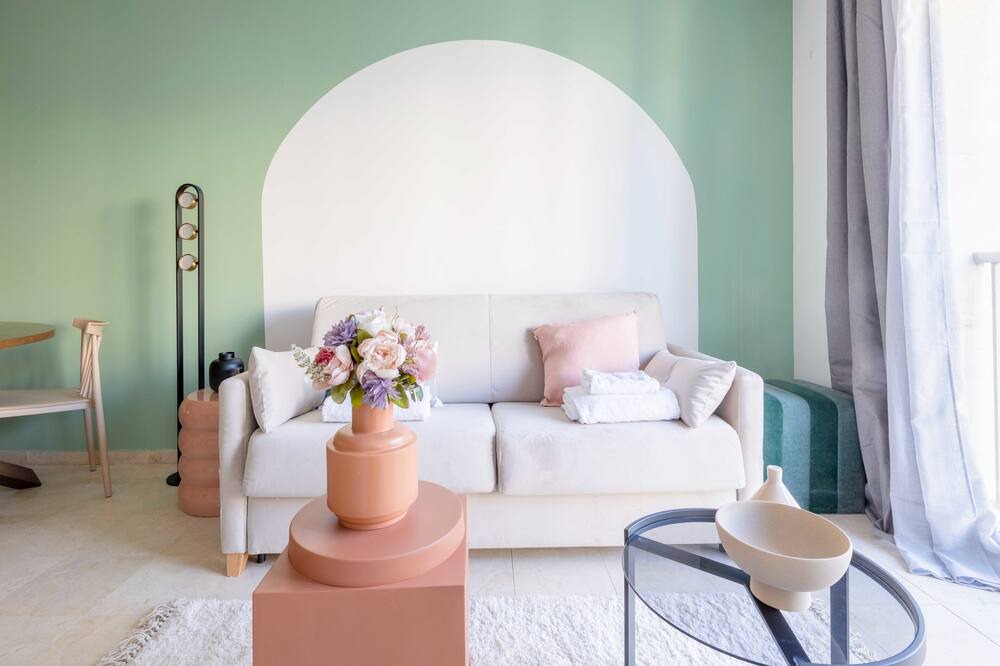 Photo of Livingroom in 10th Arrondissement