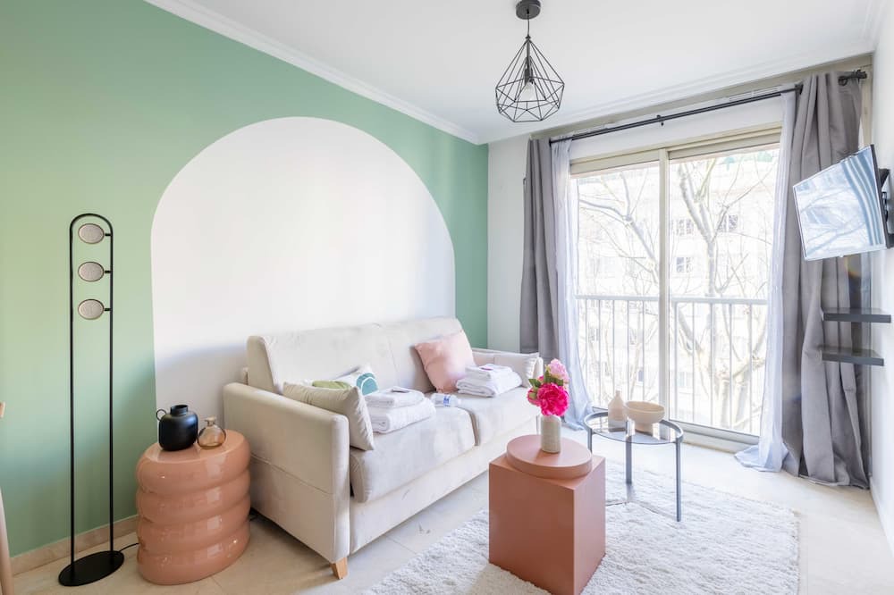 Photo of Livingroom in 10th Arrondissement
