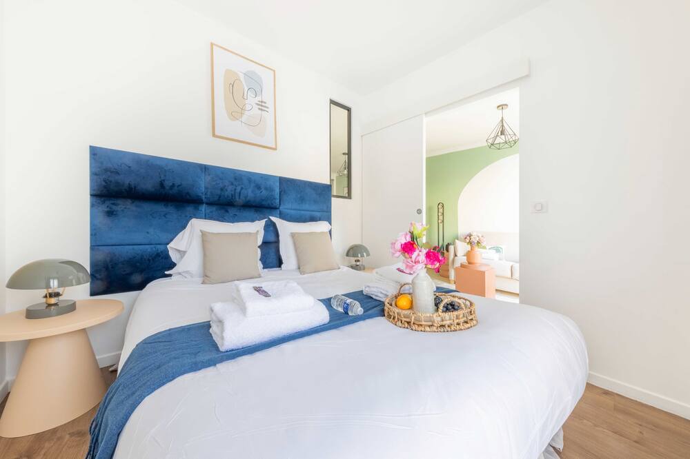 Photo of Bedroom in 10th Arrondissement