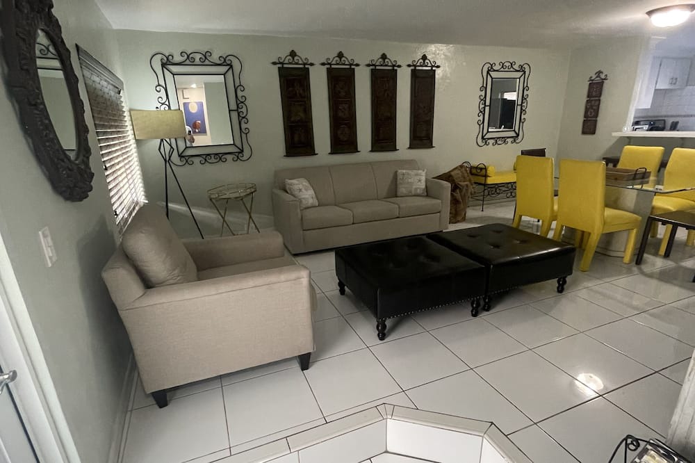 Photo of Livingroom in Westward Villas Subdivision