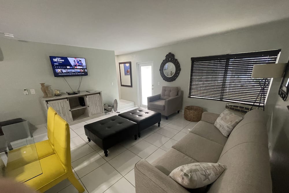 Photo of Livingroom in Westward Villas Subdivision
