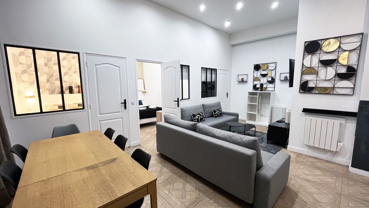 Photo of Livingroom in 10th Arrondissement