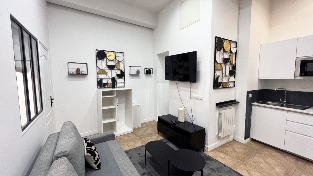 Photo of Livingroom in 10th Arrondissement