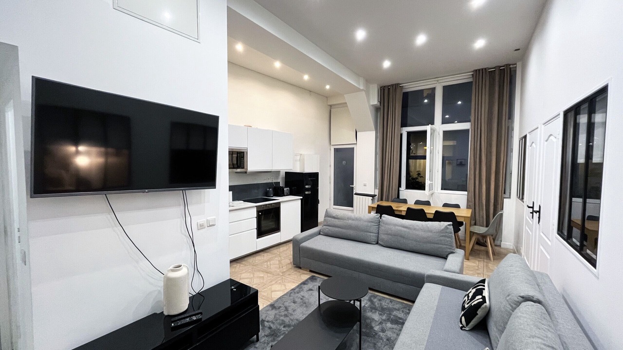 Photo of Livingroom in 10th Arrondissement