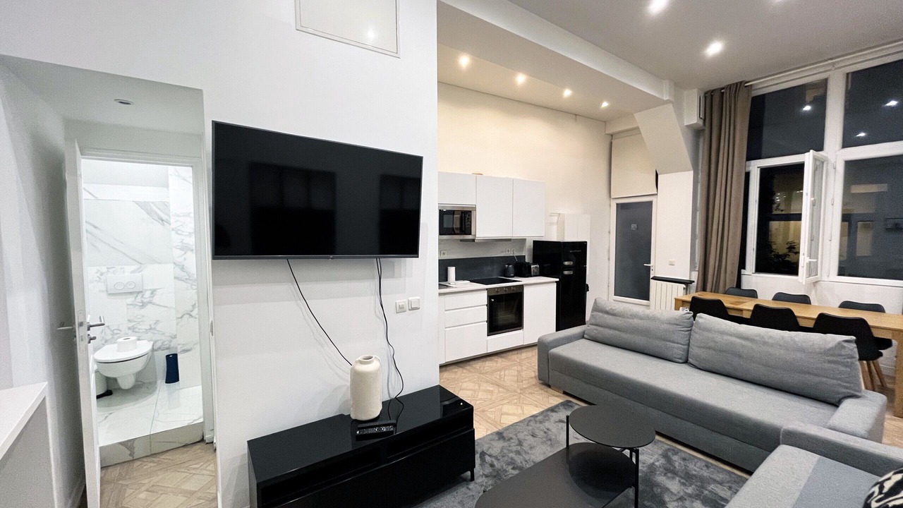 Photo of Livingroom in 10th Arrondissement