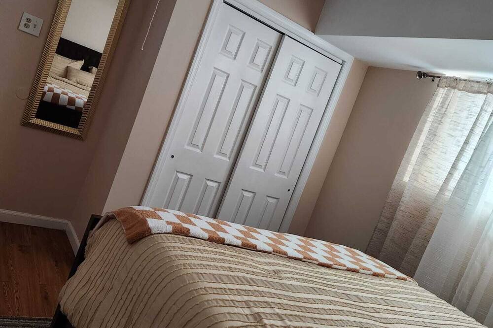 Photo of Bedroom in Port Richmond