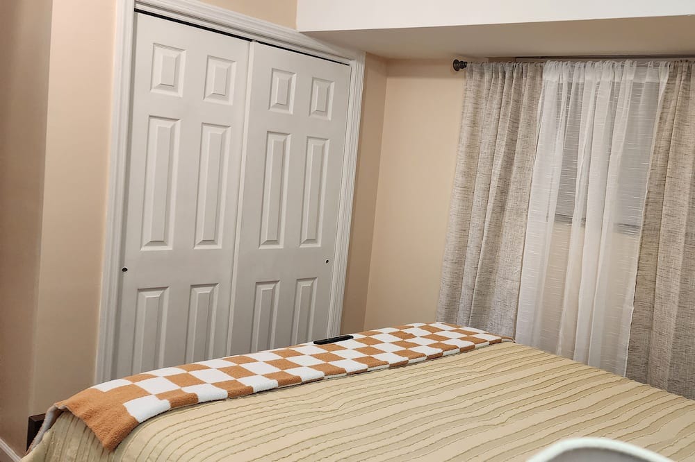 Photo of Bedroom in Port Richmond