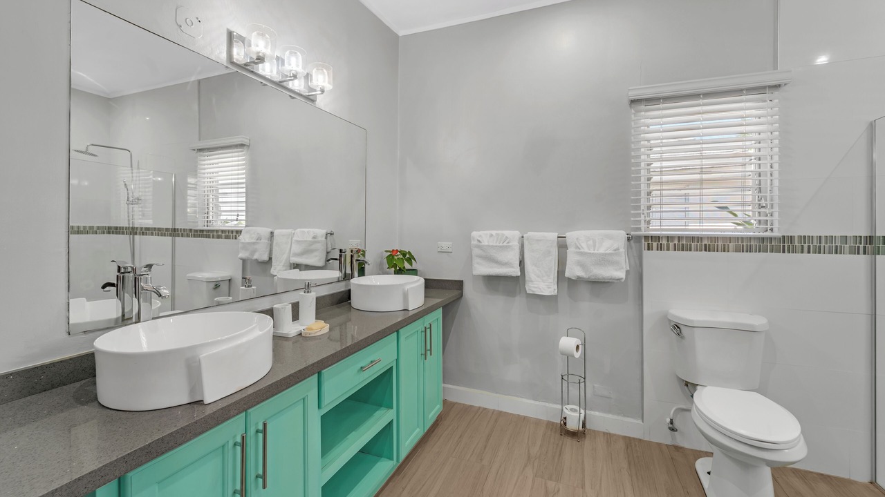 Photo of Bathroom in Runaway Bay
