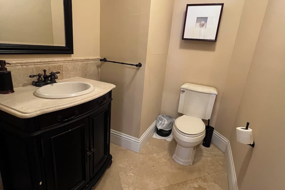 Photo of Bathroom in George Town