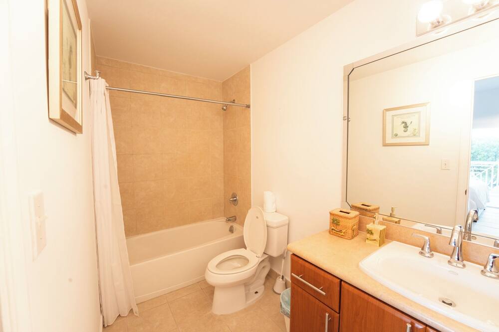 Photo of Bathroom in Alice Town