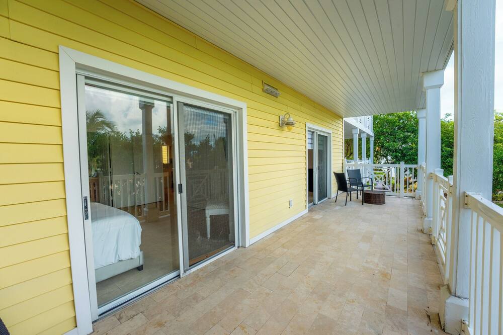Photo of Patio Balcony in Alice Town