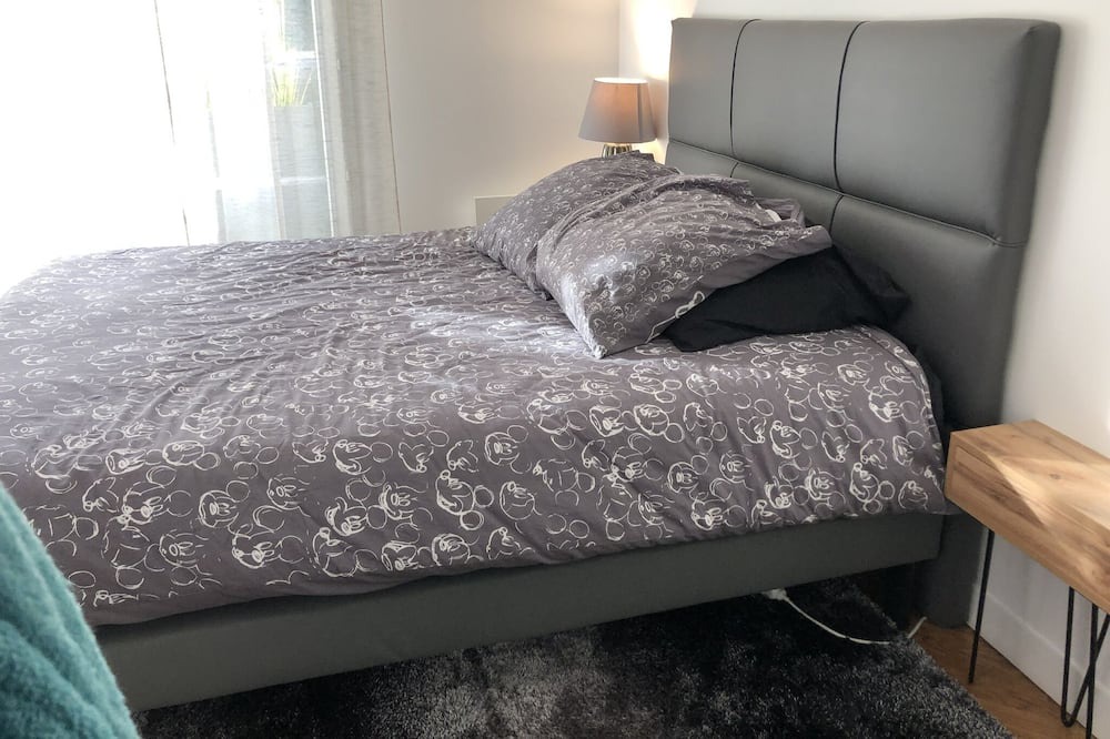Photo of Bedroom in Le Plessis-Robinson