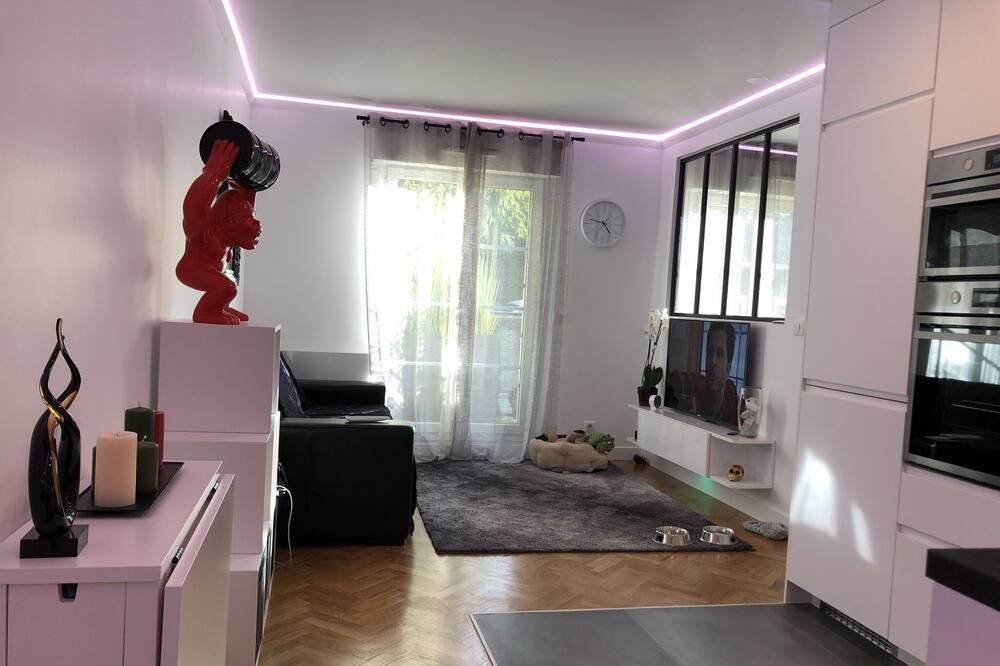 Photo of Livingroom in Le Plessis-Robinson