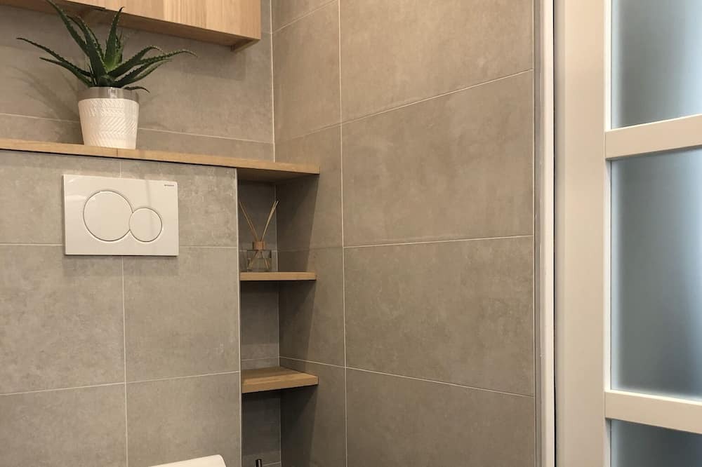 Photo of Bathroom in Le Plessis-Robinson