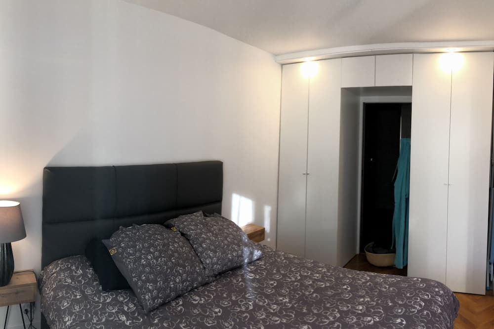 Photo of Bedroom in Le Plessis-Robinson