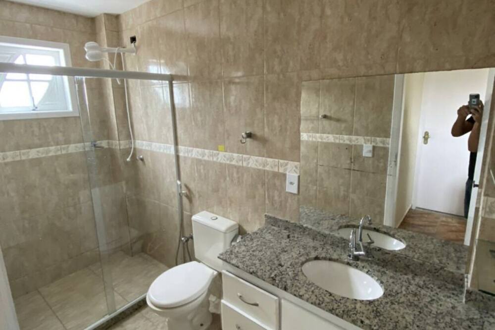 Photo of Bathroom in Pero