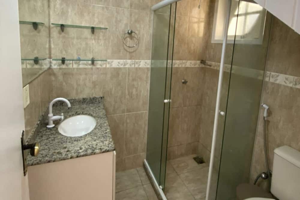Photo of Bathroom in Pero