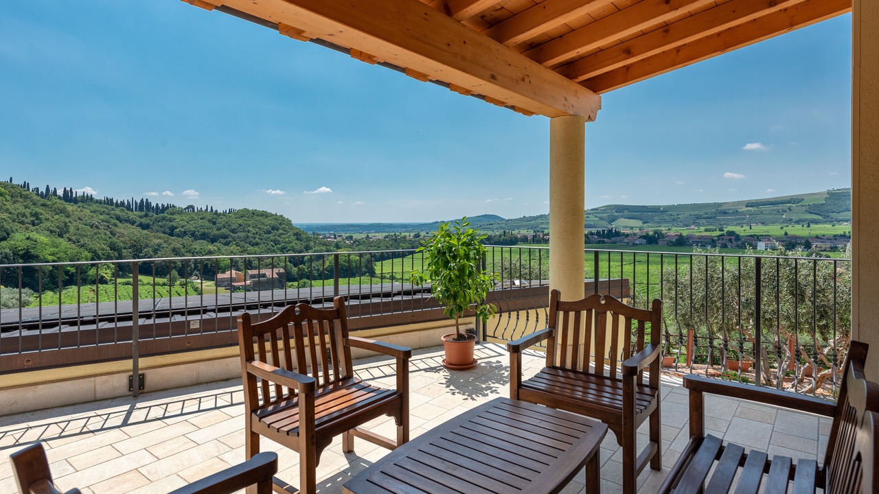 Photo of Patio Balcony in Illasi