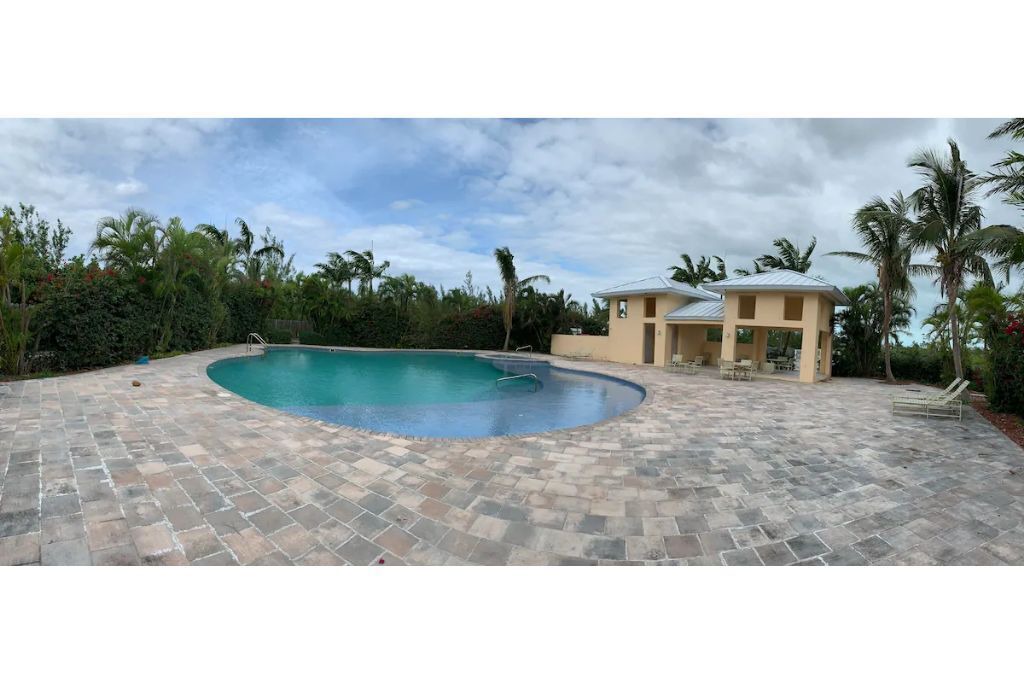 Photo of Outdoor in Bahamia West