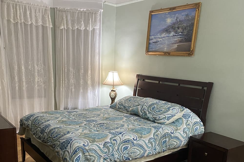 Photo of Bedroom in Dyker Heights