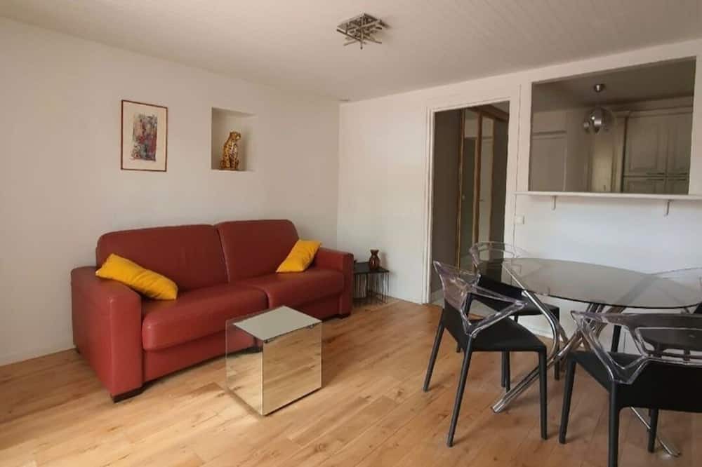 Photo of Livingroom in Sceaux