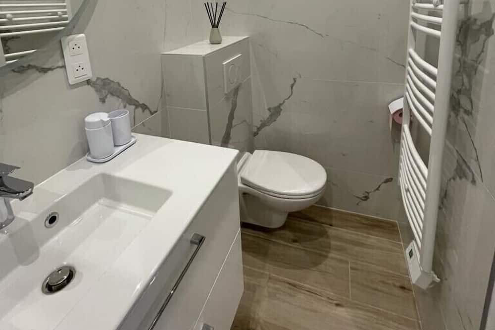 Photo of Bathroom in Le Plessis-Robinson