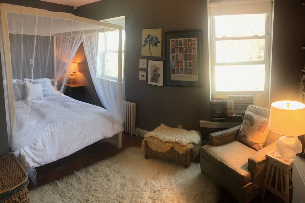 Photo of Bedroom in Gowanus