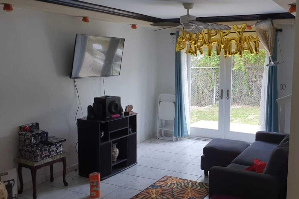 Photo of Livingroom in Westward Villas Subdivision