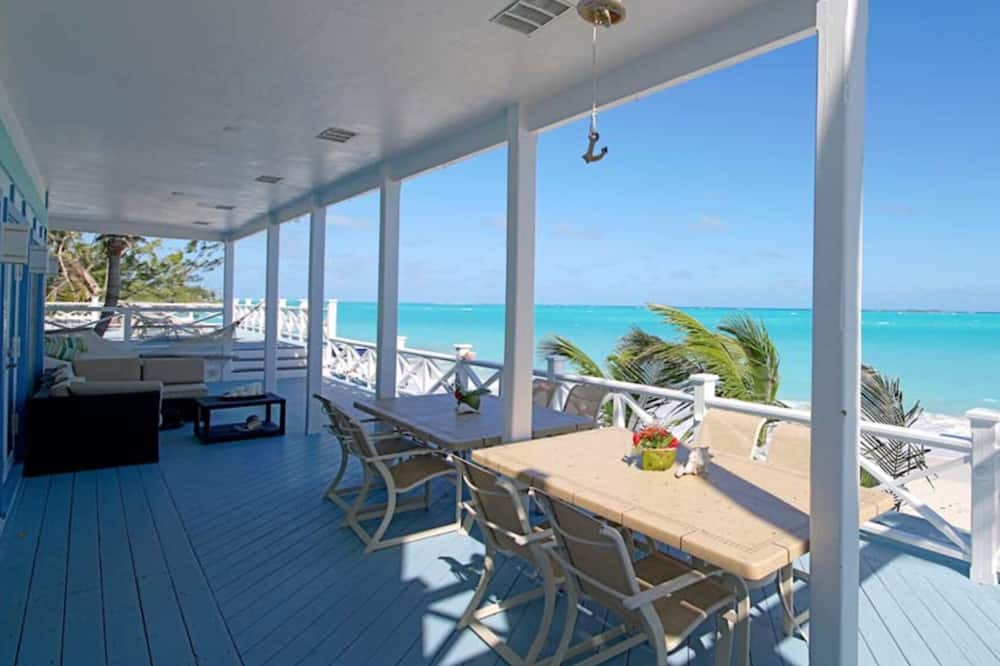 Photo of Patio Balcony in Tar Bay