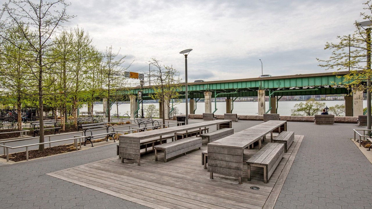 Photo of Outdoor in Lincoln Square