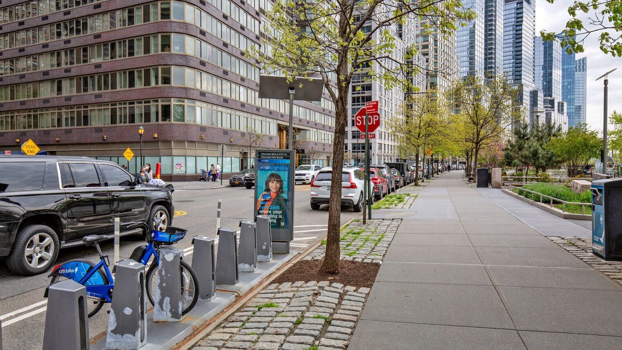Photo of Outdoor in Lincoln Square