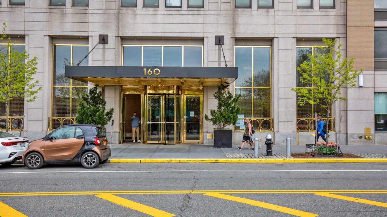 Photo of Outdoor in Lincoln Square