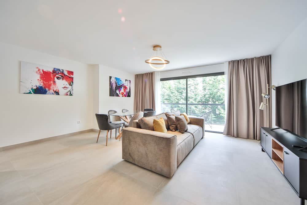 Photo of Bedroom in La Varenne Saint-Hilaire