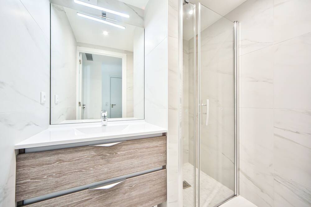 Photo of Bathroom in La Varenne Saint-Hilaire