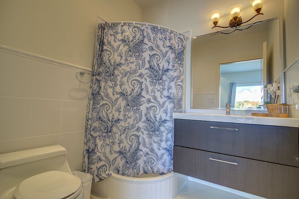 Photo of Bathroom in Nassau