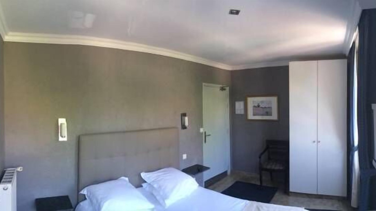 Photo of Bedroom in La Varenne Saint-Hilaire
