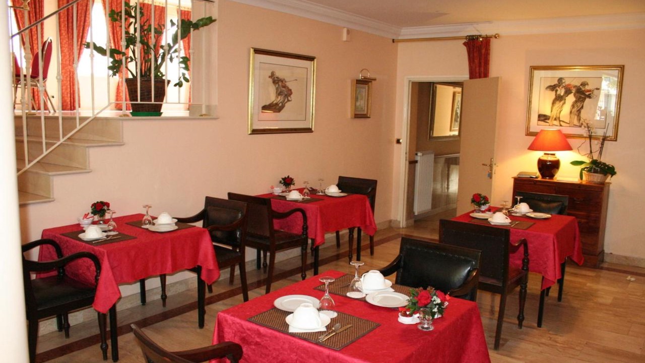 Photo of Others in La Varenne Saint-Hilaire