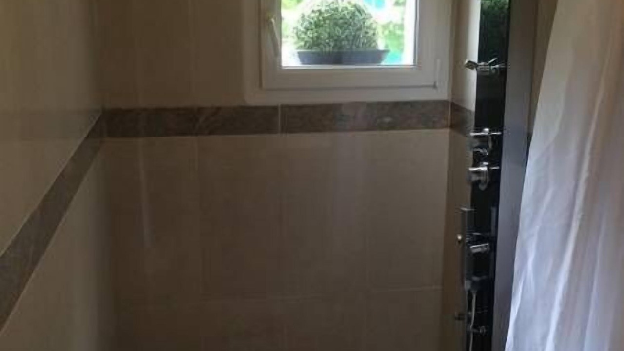 Photo of Bathroom in La Varenne Saint-Hilaire