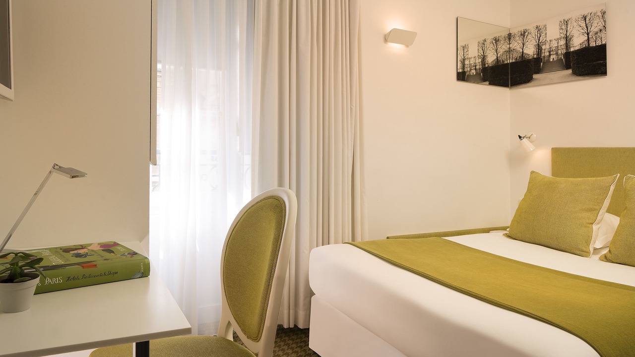 Photo of Bedroom in Montparnasse