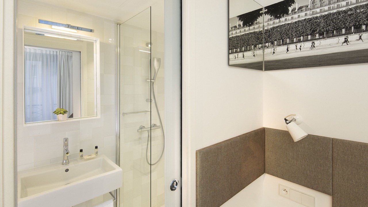 Photo of Bedroom in Montparnasse