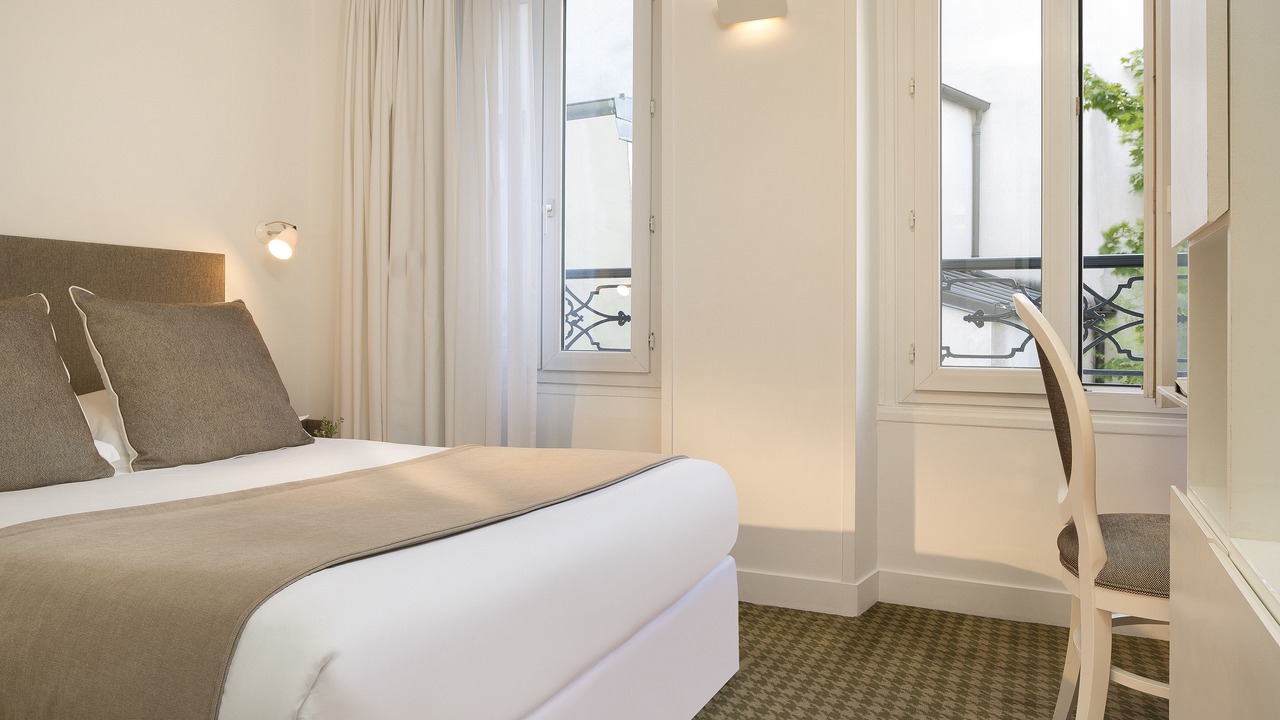 Photo of Bedroom in Montparnasse