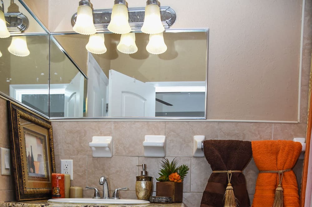 Photo of Bathroom in Freeport